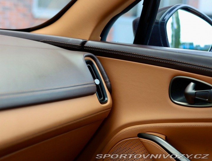 Aston Martin DBX 4.0 V8 4x4 551PS | Panor 2020