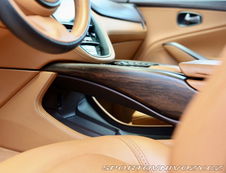 Aston Martin DBX 4.0 V8 4x4 551PS | Panor 2020