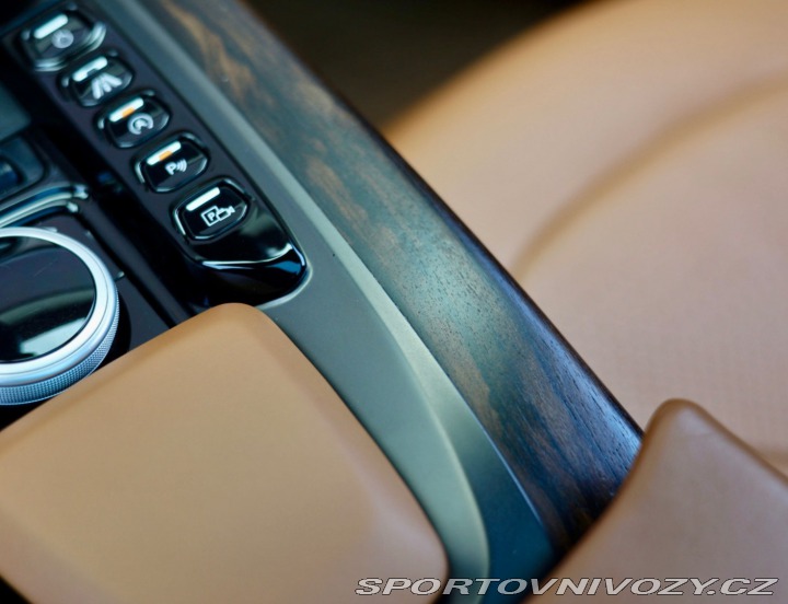 Aston Martin DBX 4.0 V8 4x4 551PS | Panor 2020