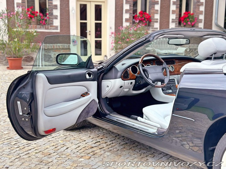 Jaguar XK8 | 65 971 mil 2003