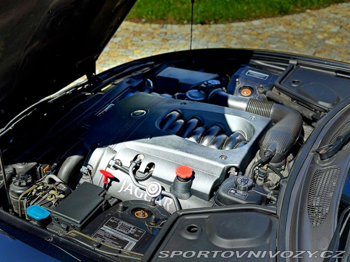 Jaguar XK8 | 65 971 mil 2003