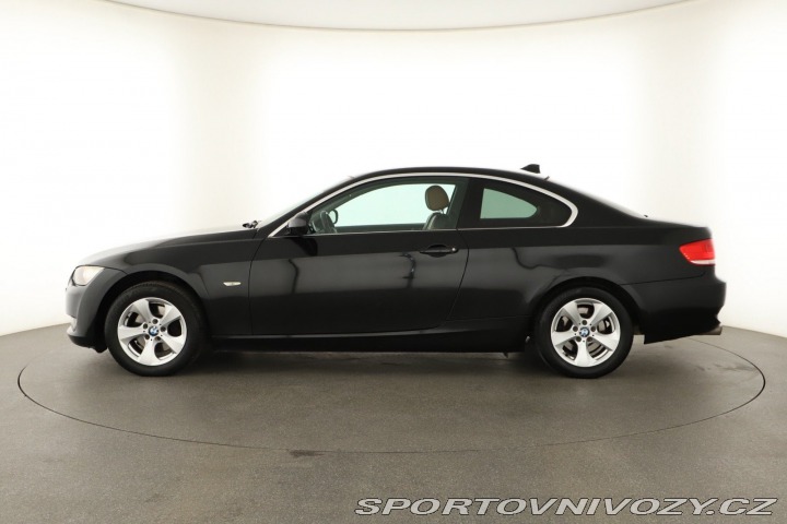 BMW 3 320 i 2009