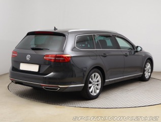 Volkswagen Ostatní modely Passat Highline 2.0 BiTDI 2015