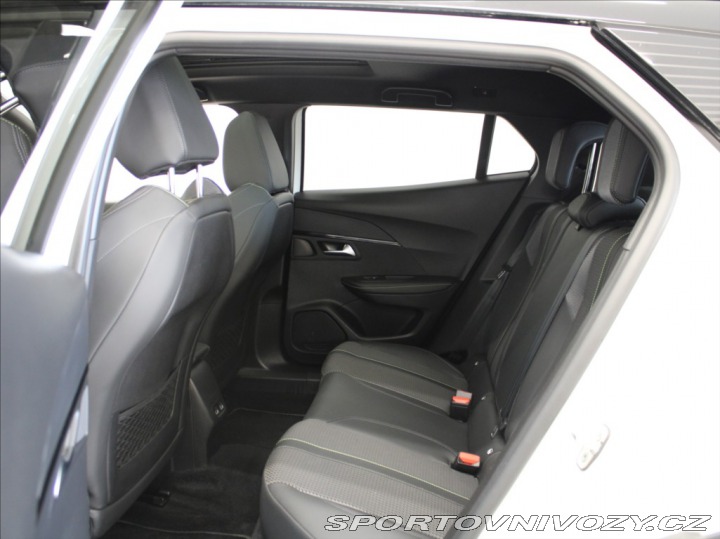 Peugeot Ostatní modely 2008 0,1 50kWh GT-line Pano.Zá 2023