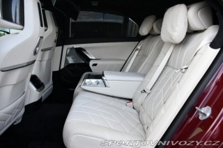BMW i7 M70 XD B&W HUD THEATR 2023