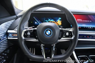 BMW i7 M70 XD B&W HUD THEATR 2023