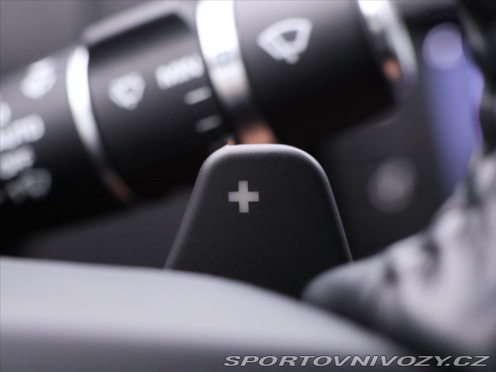 Jaguar XE 2,0 D 120kW Automat Navi. 2015