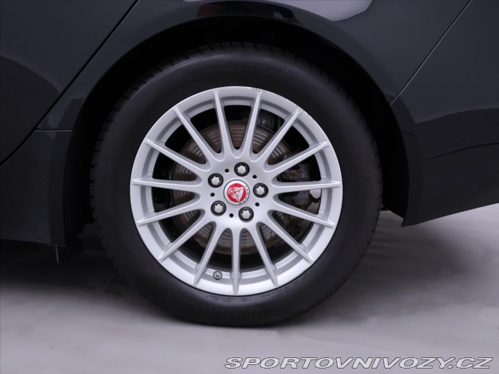 Jaguar XE 2,0 D 120kW Automat Navi. 2015