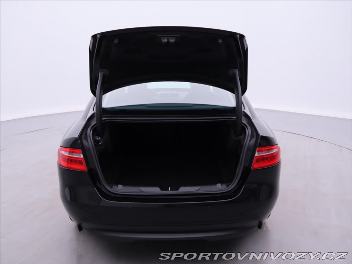 Jaguar XE 2,0 D 120kW Automat Navi. 2015