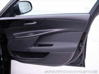 Jaguar XE 2,0 D 120kW Automat Navi. 2015