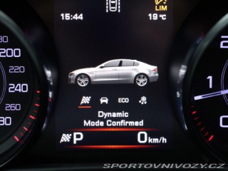 Jaguar XE 2,0 D 120kW Automat Navi. 2015