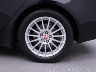Jaguar XE 2,0 D 120kW Automat Navi. 2015