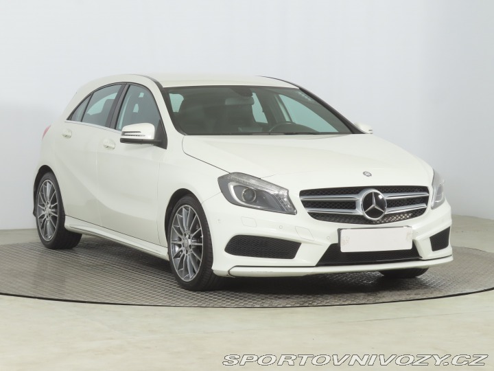 Mercedes-Benz A AMG Line A 180 2015