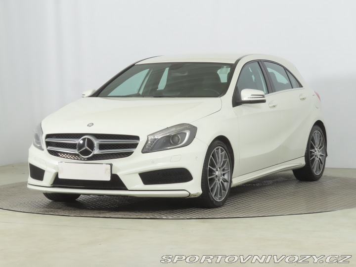 Mercedes-Benz A AMG Line A 180 2015
