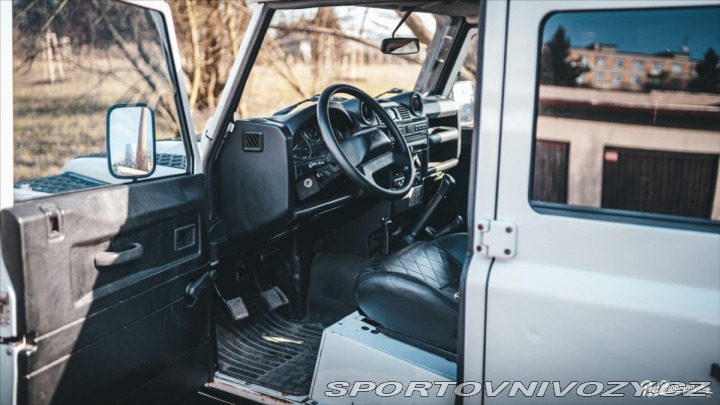 Ostatní značky Ostatní modely Land Rover Defender 2,4 2011