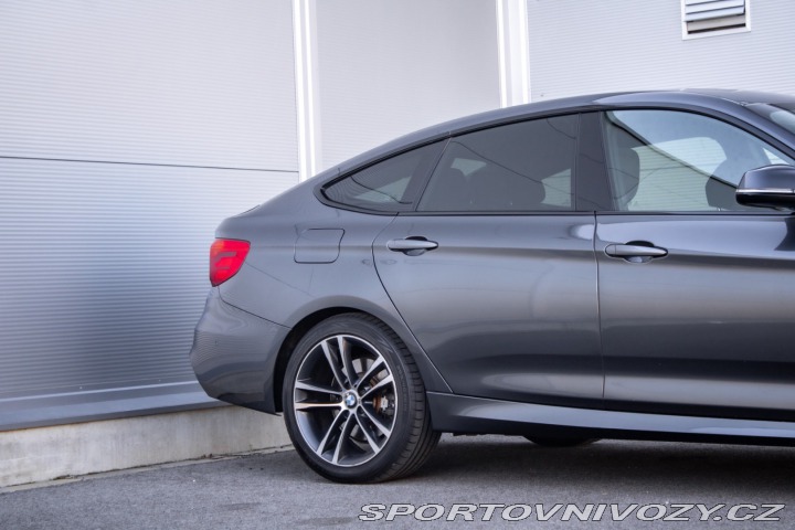 BMW 3 330d xDrive M Sport A/T 2015