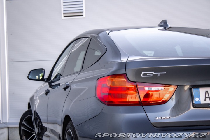 BMW 3 330d xDrive M Sport A/T 2015