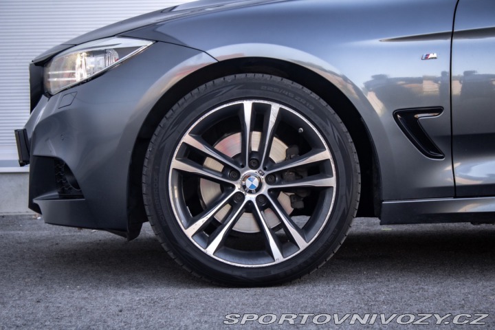 BMW 3 330d xDrive M Sport A/T 2015