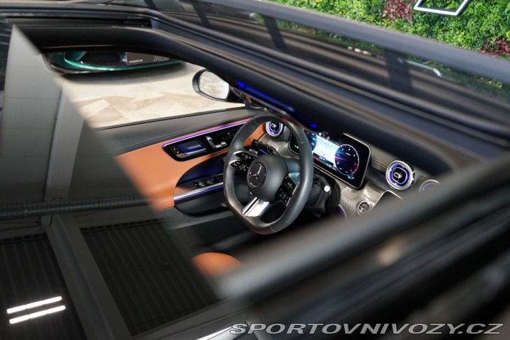 Mercedes-Benz C 300d*AMG*PANO*TAŽ*HUD*BUR 2024