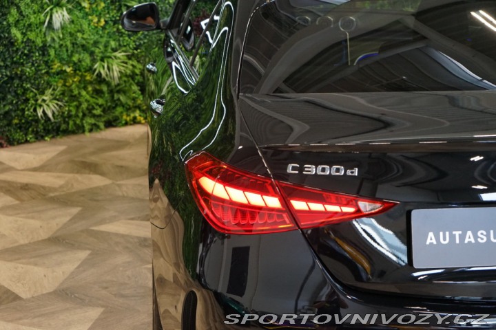 Mercedes-Benz C 300d*AMG*PANO*TAŽ*HUD*BUR 2024