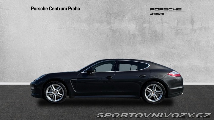 Porsche Panamera 4S 2011