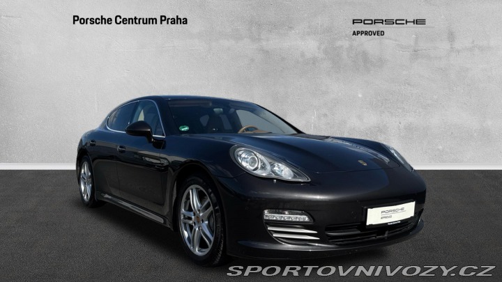 Porsche Panamera 4S 2011