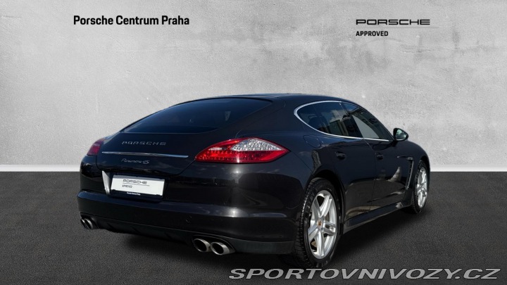 Porsche Panamera 4S 2011