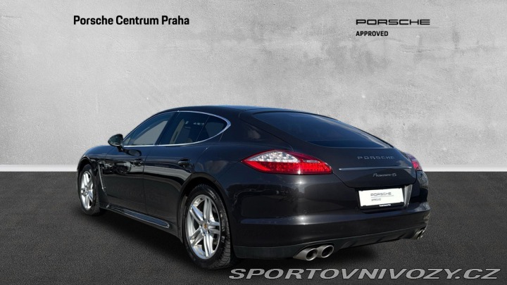 Porsche Panamera 4S 2011