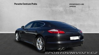 Porsche Panamera 4S 2011