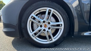 Porsche Panamera 4S 2011