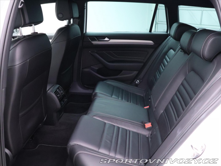 Volkswagen Ostatní modely Passat 2,0 TSI 200kW R-Line CZ 4 2019