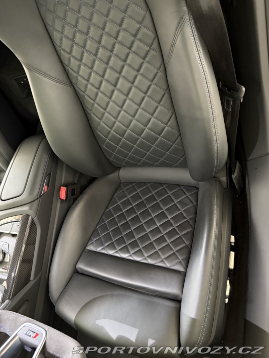 Audi R8  2021