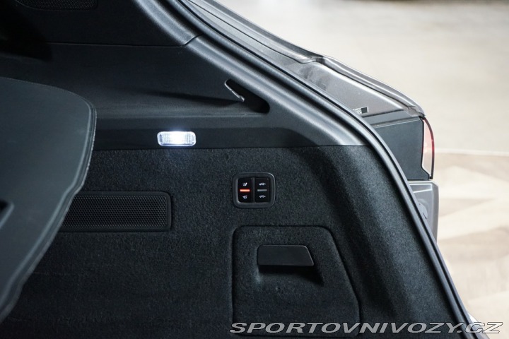 Porsche Cayenne TURBO*PCCB*PDCC*TAŽNÉ*ZÁR 2019