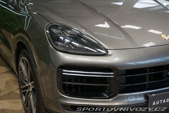 Porsche Cayenne TURBO*PCCB*PDCC*TAŽNÉ*ZÁR 2019