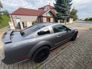 Ford Mustang GT 2006