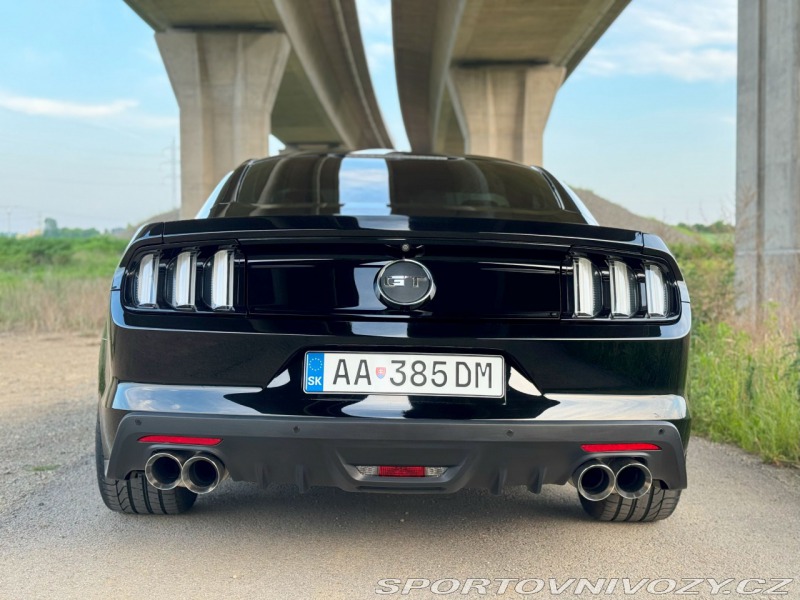 Ford Mustang 