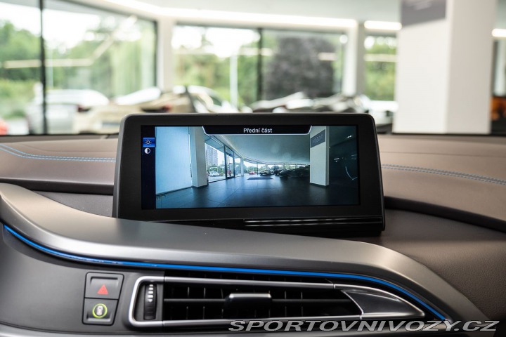 BMW i8  2015