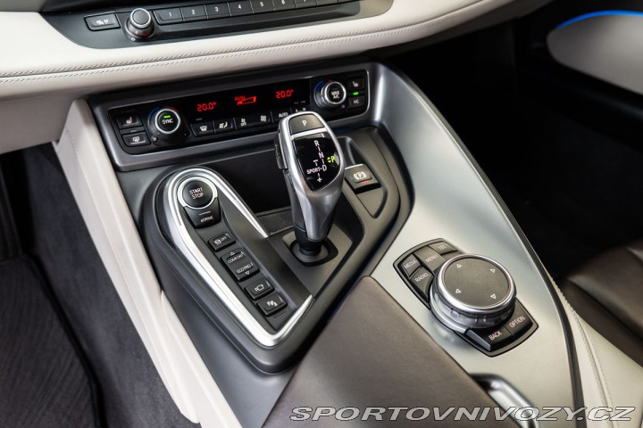 BMW i8  2015