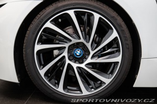 BMW i8  2015