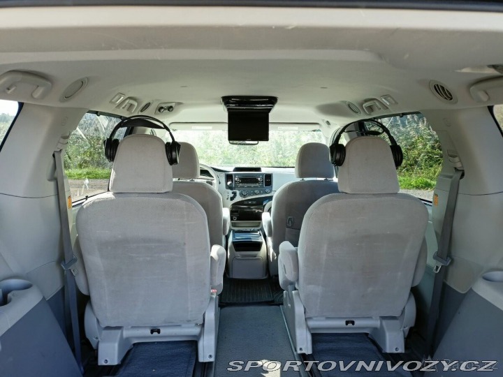 Toyota Ostatní modely Sienna 3,5 v6.4×4 2011