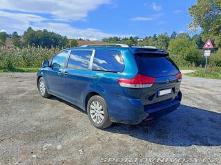 Toyota Ostatní modely Sienna 3,5   v6.4×4 2011
