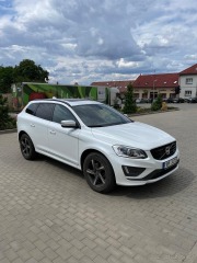 Volvo  XC60 2,4   D5 R-DESING 158kW 1