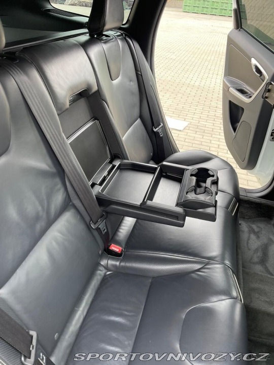 Volvo Ostatní modely XC60 2,4 D5 R-DESING 158kW 1 2013