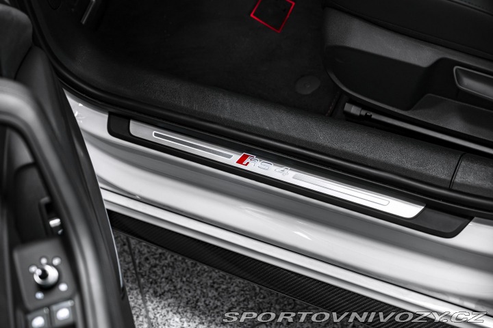 Audi RS4 CompetitionPLUS/KARBON/MM 2023