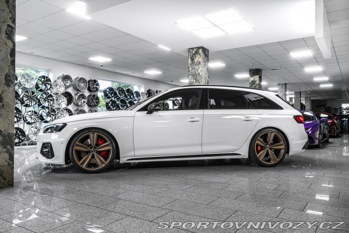 Audi RS4 CompetitionPLUS/KARBON/MM 2023