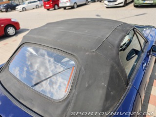 Mazda MX-5  2004