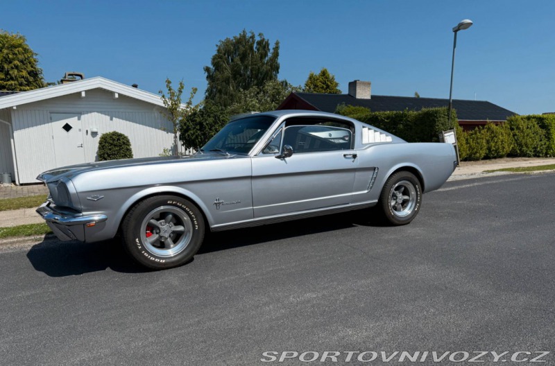 Ford Mustang 2+2 Fastback