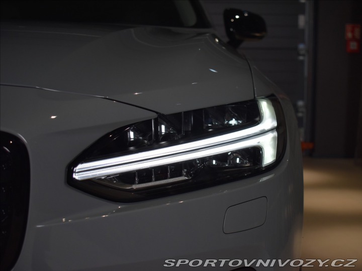 Volvo V90 2,0 T6 Plus Dark 2025