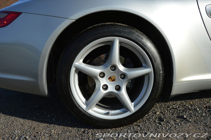 Porsche 911 Carrera 2005