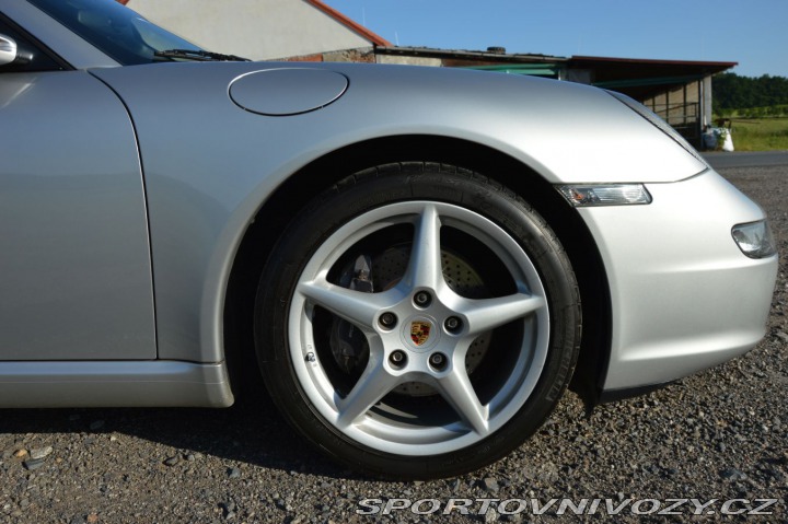 Porsche 911 Carrera 2005
